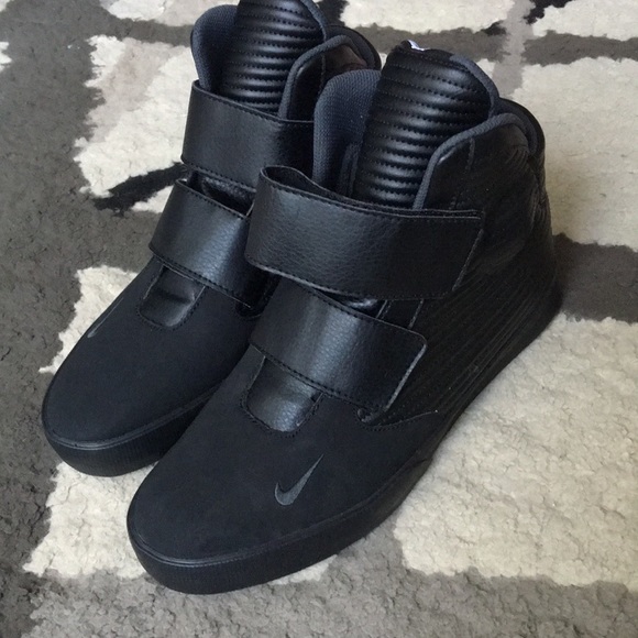 Brand new Mens Nike fly stepper sneakers - Picture 2 of 6
